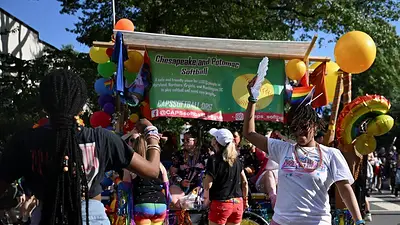 Con rabia y humor, la manifestación del Orgullo Mundial apunta a Trump en Washington Con rabia y humor, la manifestación del Orgullo Mundial apunta a Trump en Washington