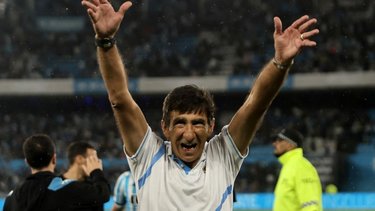 Sonríe Costas: Racing cerró su primer refuerzo en este mercado de pases