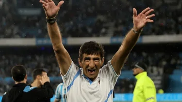 Sonríe Costas: Racing cerró su primer refuerzo en este mercado de pases