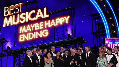 "Maybe Happy Ending" triunfa en los Tony con el premio a mejor musical "Maybe Happy Ending" triunfa en los Tony con el premio a mejor musical