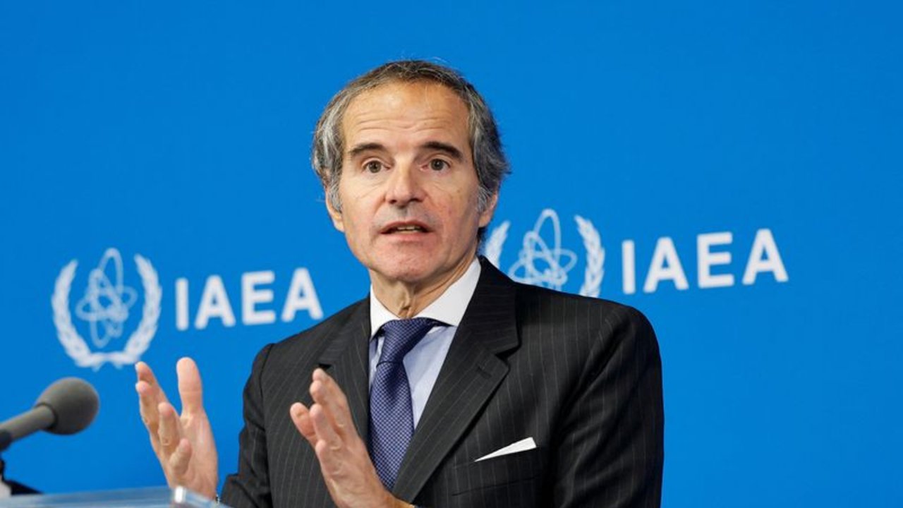 Grossi critica obtención de documentos del OIEA por parte de Irán, dice que muestra poca cooperación