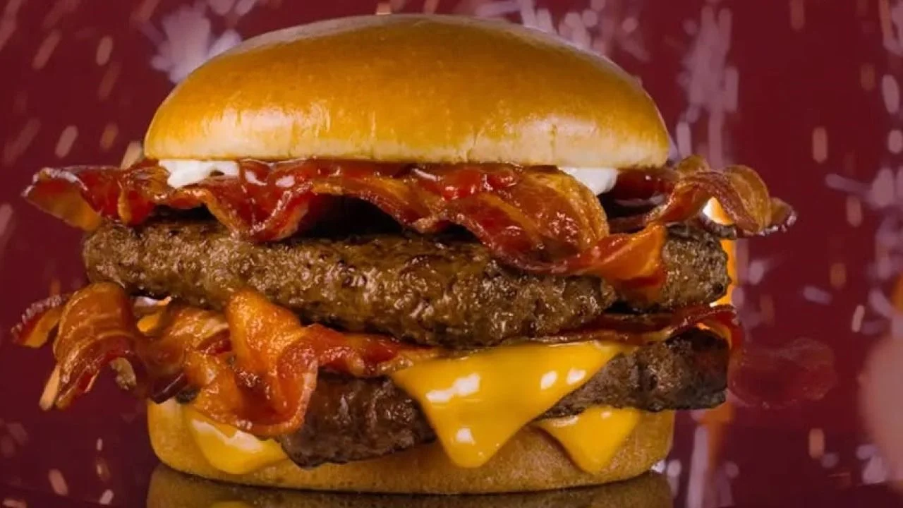 Hamburguesa Extreme Cheese Baconator, de Wendy's