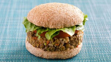¿Cómo evitar que las hamburguesas de lenteja se desarmen?