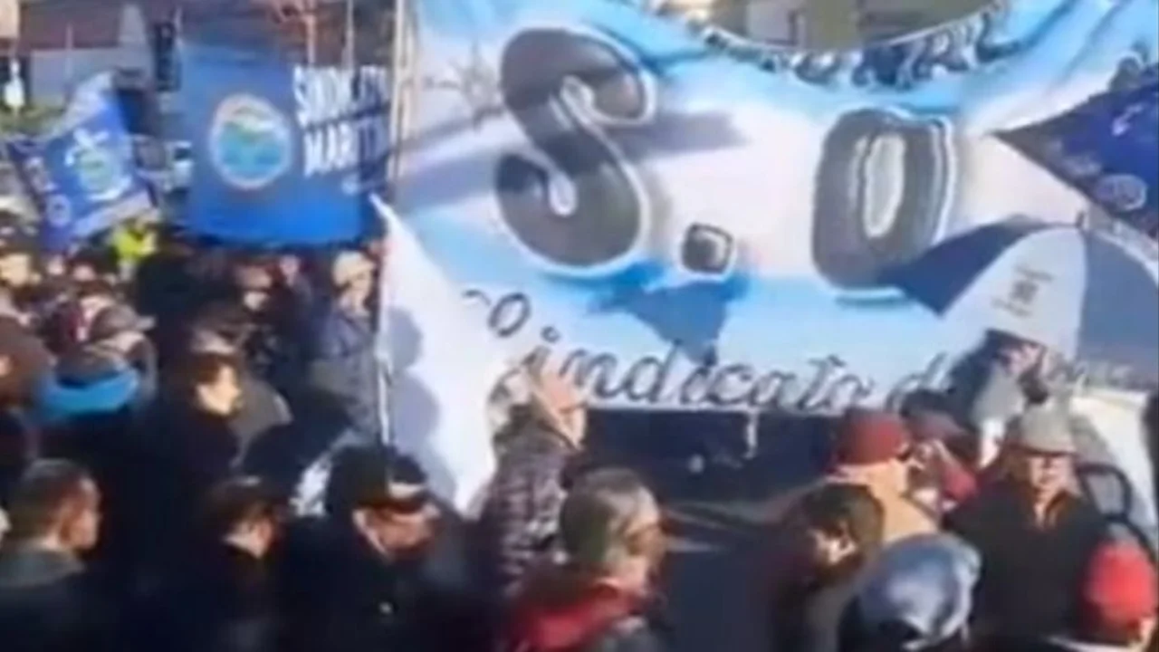 Trabajadores de la pesca protestaron contra Milei en Mar del Plata