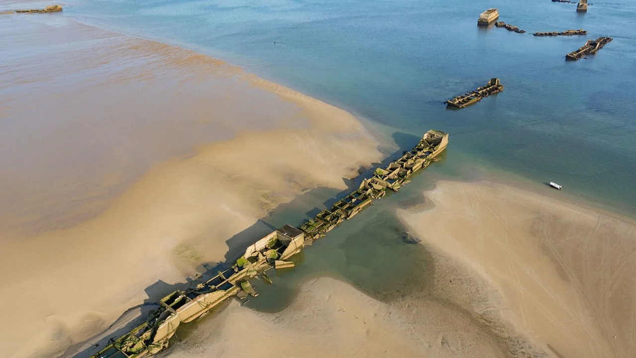 Qué descubrieron en la playa de Normandía los científicos. Restos de explosivos y metrallas en las playas de Normandía. Qué pasó en Normandía.