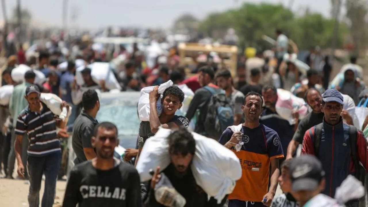 Disparos israelíes matan a 17 personas cerca de un centro de reparto de ayuda en Gaza