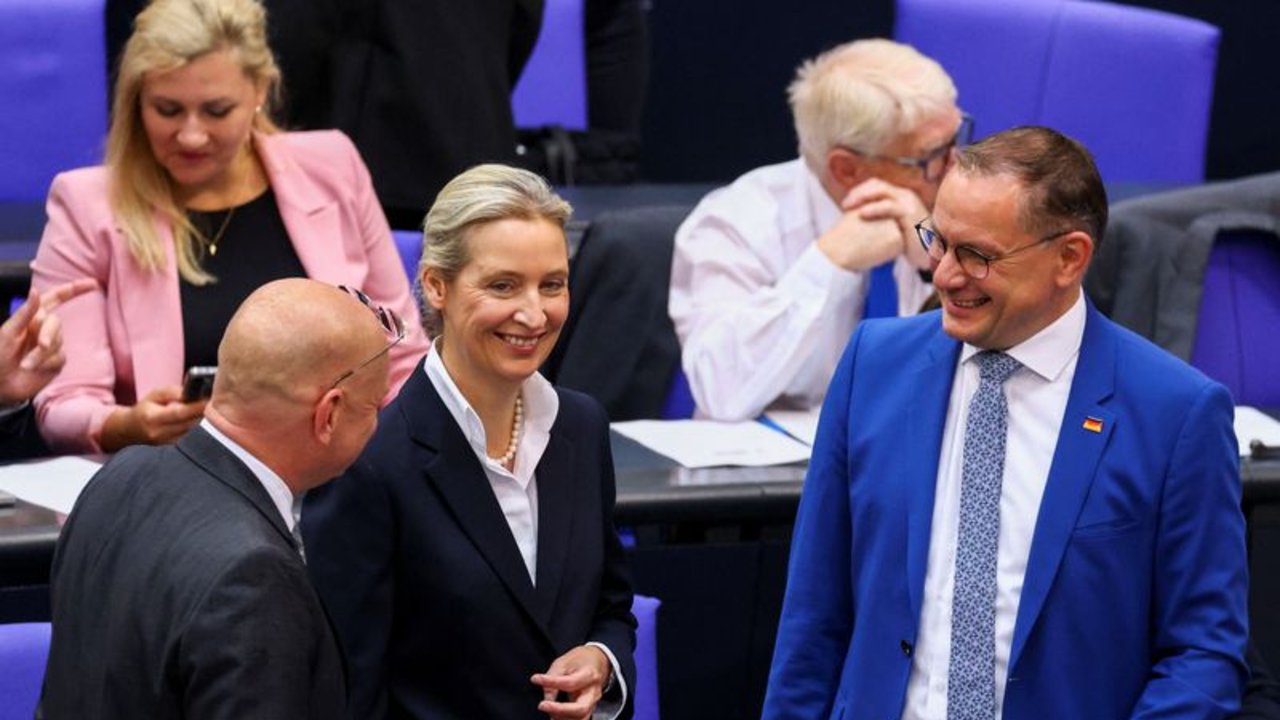 Ultraderechista AfD alemana acoge a un número creciente de extremistas, según agencia de espionaje