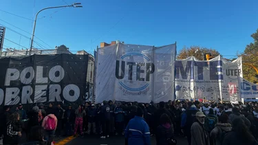 Cortan el Puente Pueyrredón: "Por el trabajo y el salario"