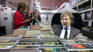 La motosierra avanza: se suspendió el desarrollo de la Feria del Libro de La Rioja por el ajuste de Milei