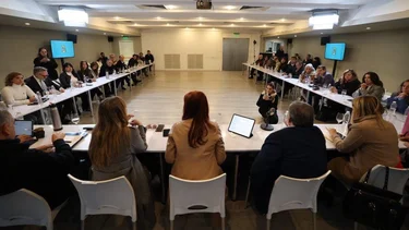 Dirigentes peronistas se convocan al PJ por Cristina Kirchner
