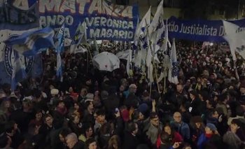Masiva vigilia en el centro por el fallo contra Cristina | Minuto a minuto