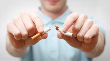 Por qué cuesta tanto dejar de fumar y qué ganás si dejás de hacerlo, según un especialista