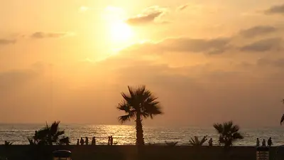 Siria obliga a las mujeres a llevar burkini en las playas públicas Siria obliga a las mujeres a llevar burkini en las playas públicas