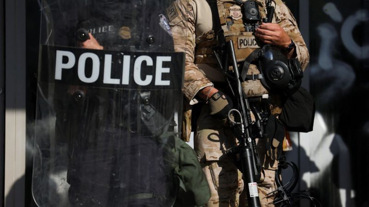 Ciudades de EEUU se preparan para más protestas; toque de queda en centro de Los Ángeles