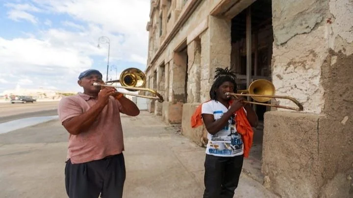 Aprende sobre la salsa y otros ritmos cubanos