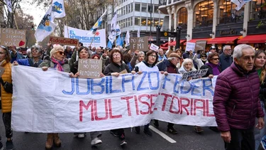 Galeria de fotos: otro miércoles de marchas en Plaza de Mayo