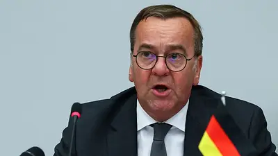 El ministro de Defensa alemán visita Ucrania para hablar sobre el apoyo armamentístico El ministro de Defensa alemán visita Ucrania para hablar sobre el apoyo armamentístico