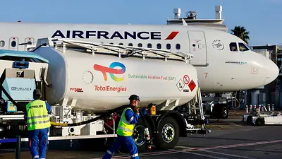La UE subvencionará un gran volumen de combustible de aviación más ecológico para impulsar la demanda La UE subvencionará un gran volumen de combustible de aviación más ecológico para impulsar la demanda