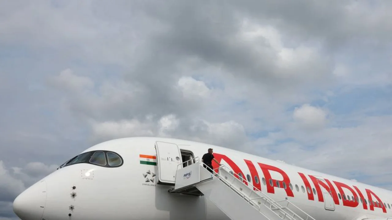 Un avión de Air India se estrella en el aeropuerto de Ahmedabad, según una fuente