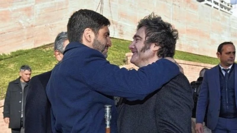 Pullaro busca llegar a un acuerdo con Milei por la millonaria deuda de Anses: "Arrodillar"