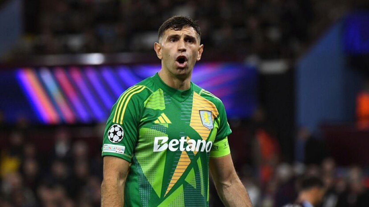 No sólo Manchester United: otro grande de Europa acelera por Dibu Martínez