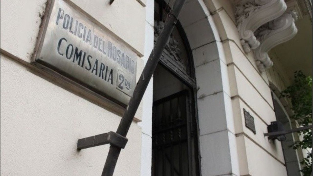 Rosario: imputaron a cinco policías por golpizas a dos personas demoradas en la comisaría 2ª