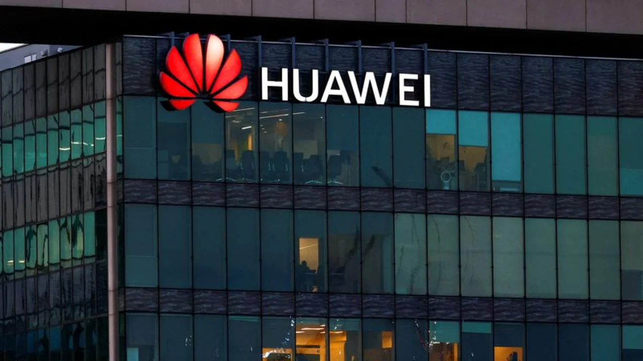 EEUU dice que china Huawei solo podrá producir un máximo de 200.000 chips de IA en 2025