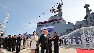 Kim Jong-un alaba la restauración de un destructor y dice que se construirán más Kim Jong-un alaba la restauración de un destructor y dice que se construirán más