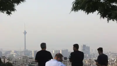 Enfadados y asustados, los iraníes se preparan para más ataques israelíes Enfadados y asustados, los iraníes se preparan para más ataques israelíes