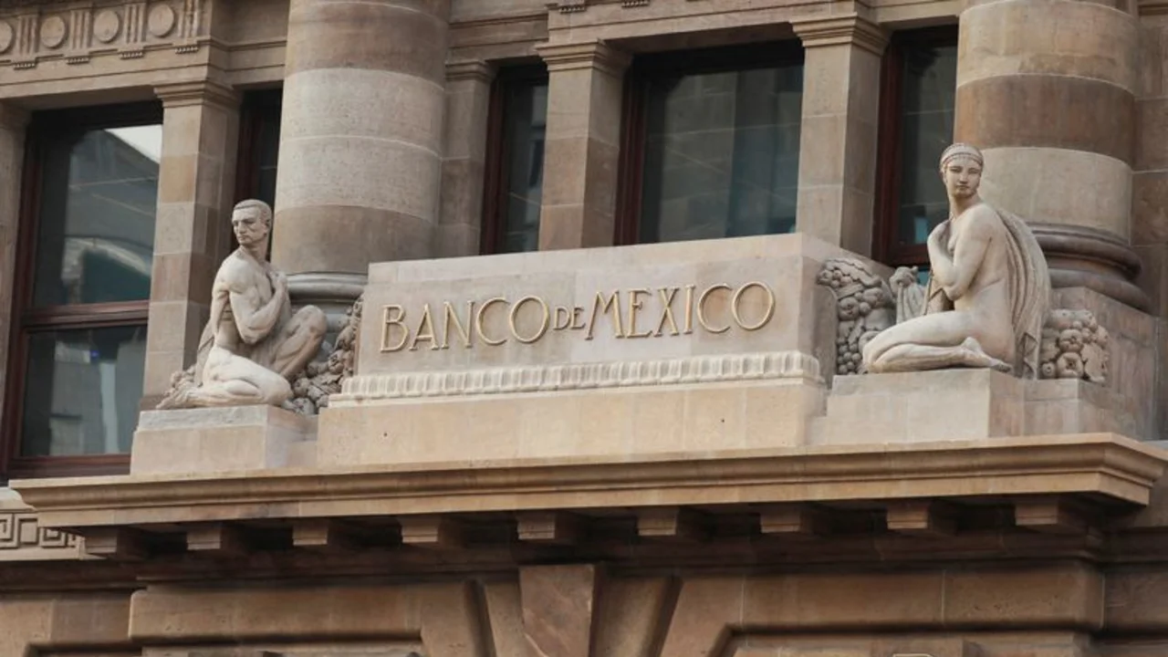 Heath de banco central México cree que tasa será recortada en 50 pb, disiente de esa magnitud