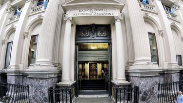 En la economía de Milei los dólares no vienen, se van