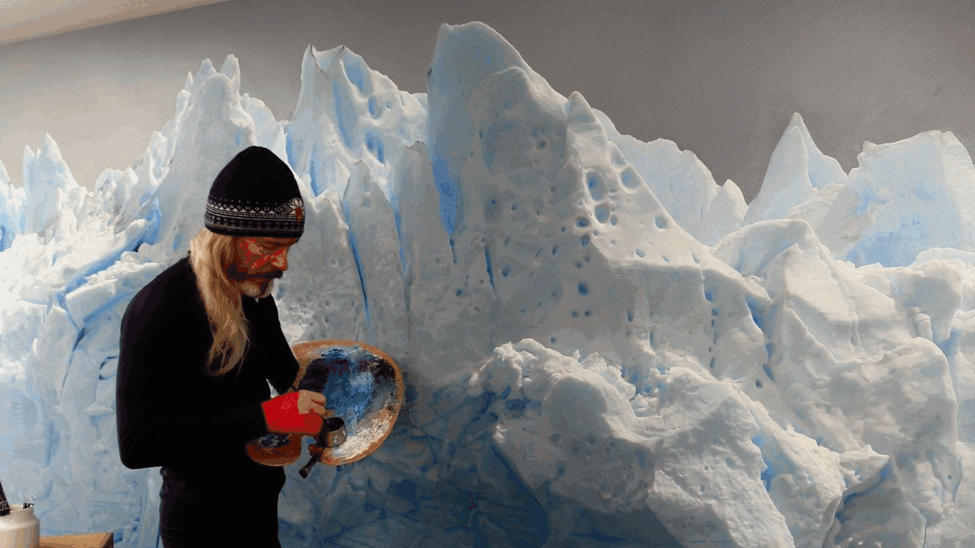Pinta a la naturaleza porque le recuerda a su mamá y su obra del Perito Moreno batió todos los récords como la obra argentina más vendida: Helmut, un artista con raíces