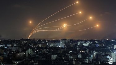 Amenaza nuclear: Israel atacó plantas de uranio e Irán se negó a negociar entre misiles