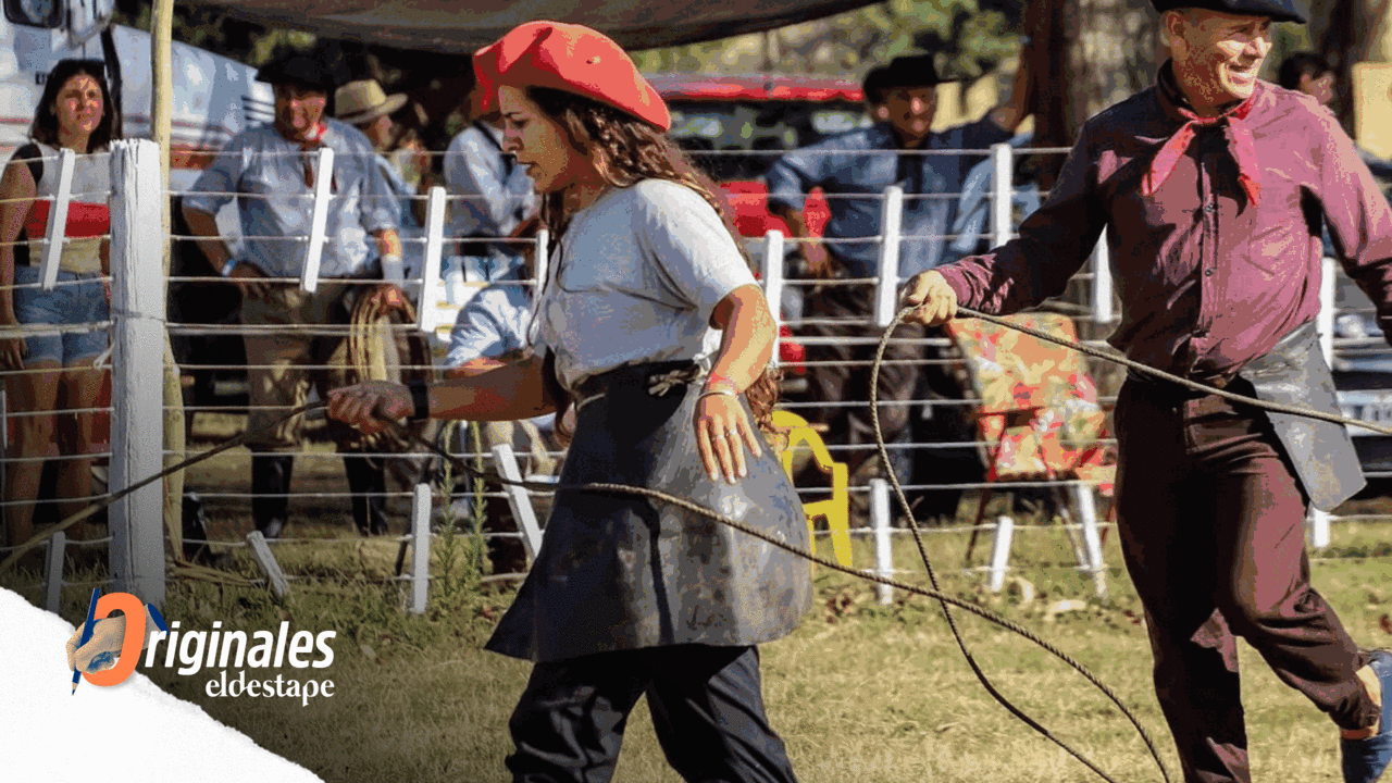 Comparte sus destrezas gauchas en redes sociales y busca generar una comunidad que reivindique a la mujer rural