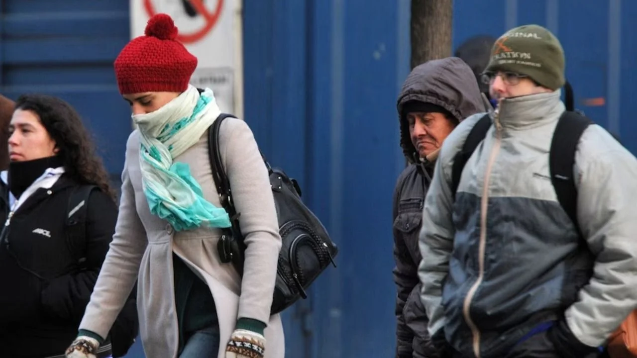 Personas abrigadas en la calle