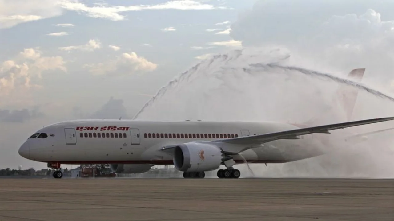 Un Dreamliner de Air India regresa a Hong Kong tras un problema técnico en pleno vuelo