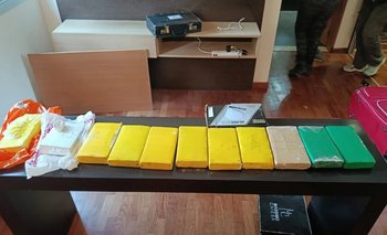 Allanaron una casa ligada a un narco preso y secuestraron 12 kilos de cocaína | Narcotráfico en santa fe