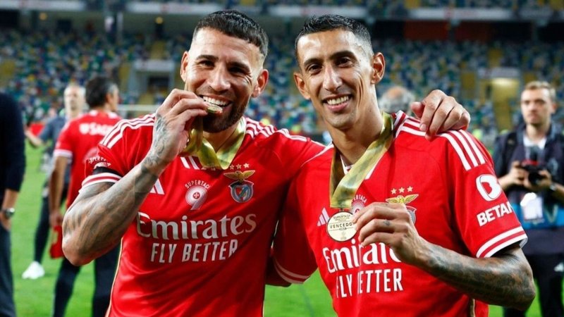 No les importó que son campeones del mundo: hinchas de Boca silbaron a Di María y Otamendi