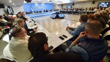 Con los gobernadores y la CGT, el PJ termina de definir la marcha para acompañar a CFK