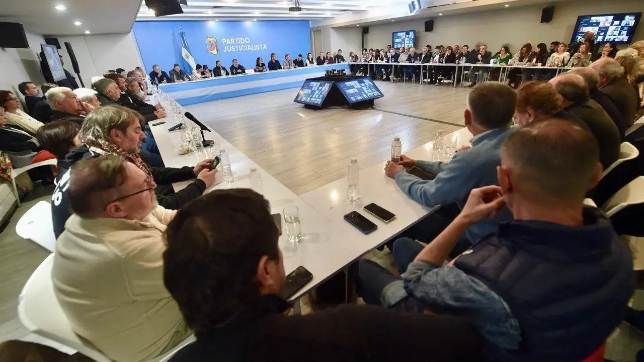 Con los gobernadores y la CGT, el PJ termina de definir la marcha para acompañar a CFK