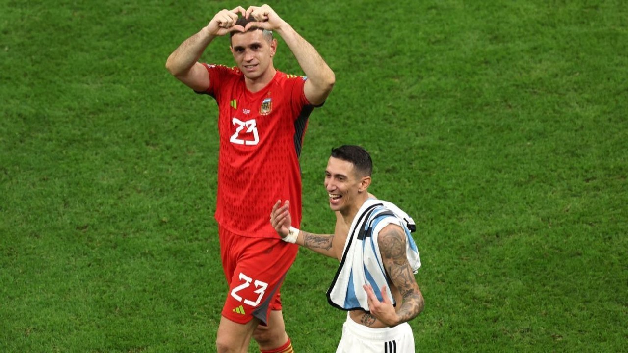 El insólito comentario de Dibu Martínez a Ángel Di María tras el gol a Boca