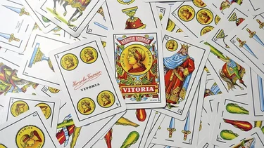 Qué significan los palos de la baraja de cartas españolas
