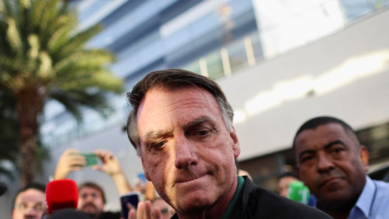 Expresidente Bolsonaro y otros, acusados formalmente en caso de agencia espionaje en Brasil
