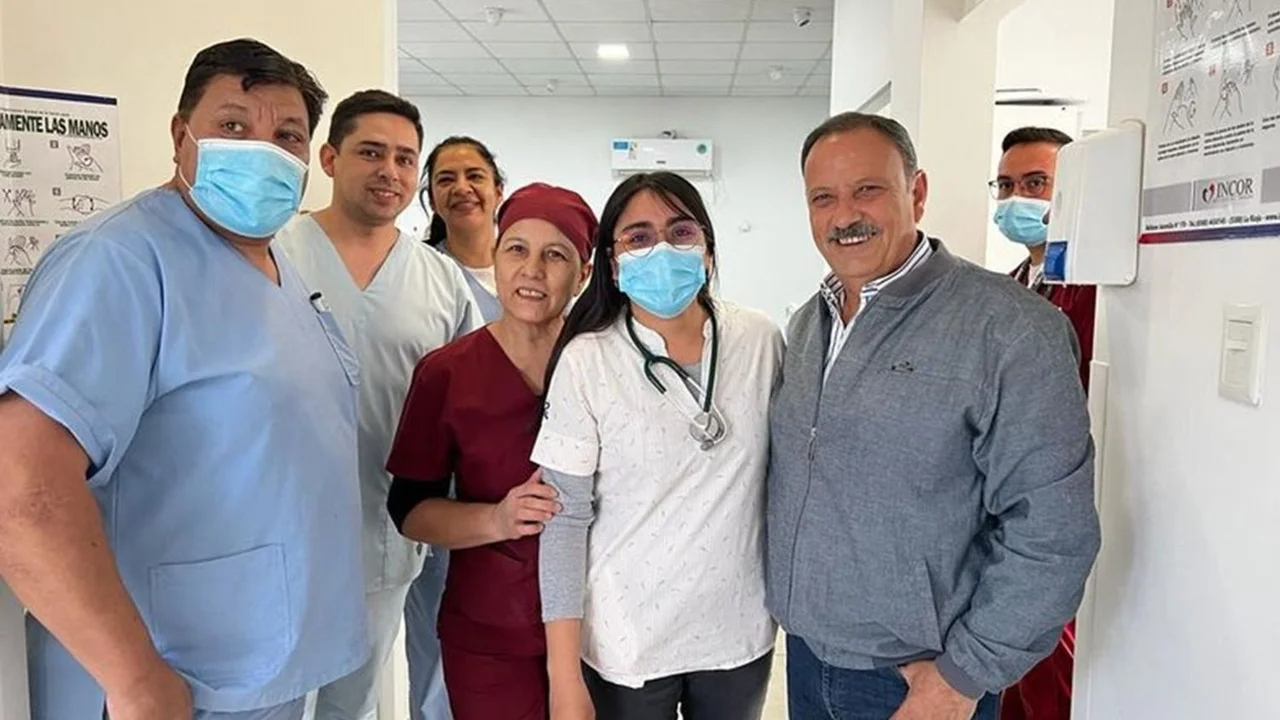 Compromiso sanitario: cómo logró Quintela sostener los salarios médicos por encima del millón de pesos