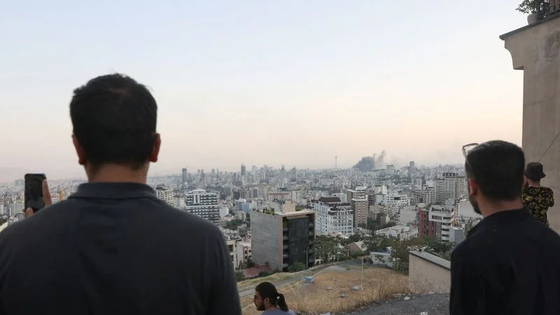 Israel ataca instalaciones de misiles iraníes y Trump pide la "rendición incondicional" de Teherán