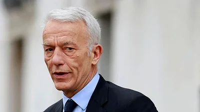 Los sindicatos y la patronal franceses celebrarán negociaciones sobre pensiones la próxima semana Los sindicatos y la patronal franceses celebrarán negociaciones sobre pensiones la próxima semana