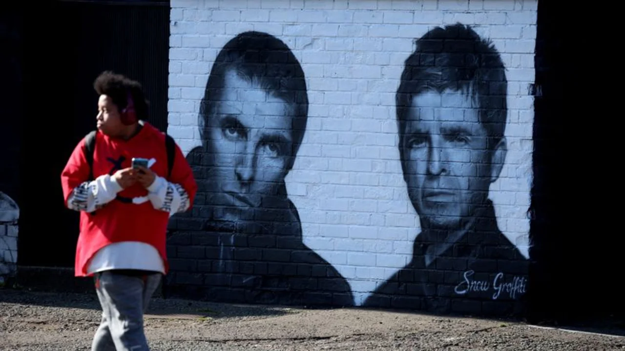 Sotheby's subastará retrato de hermanos Gallagher antes de conciertos de reunión de Oasis