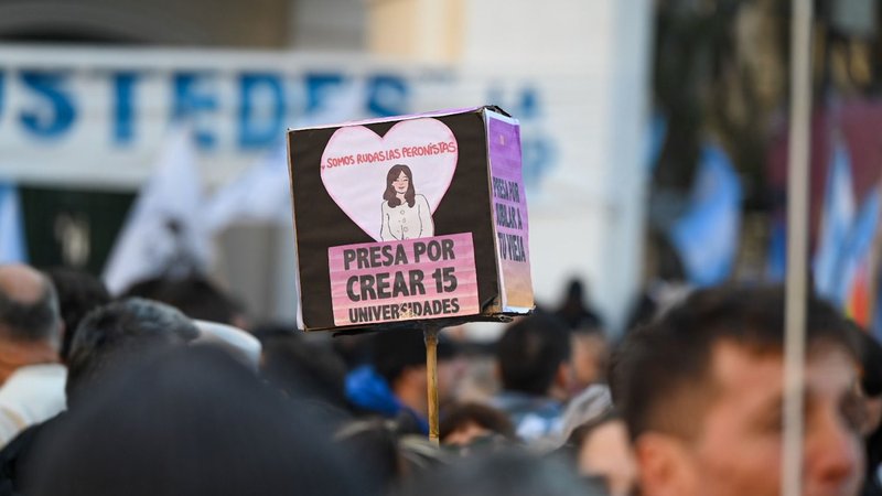 Las imágenes de una plaza histórica que dio su apoyo a Cristina Kirchner