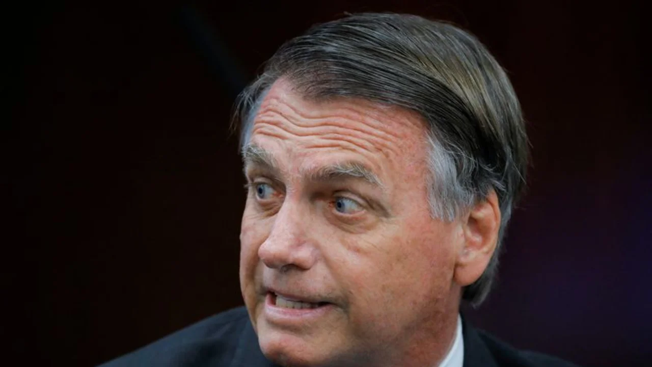 Bolsonaro fue el principal beneficiario en la trama de espionaje, según la policía de Brasil