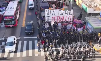 Corte en Puente Pueyrredón: trabajadores cara a cara con la policía | Puente pueyrredón